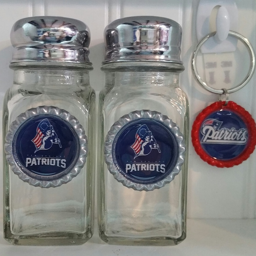 New England Patriots Salt & Pepper Shakers